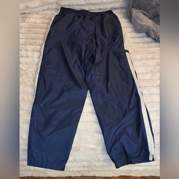 Nike Men's Navy Windbreaker with White Stripes - Picture 9 of 9